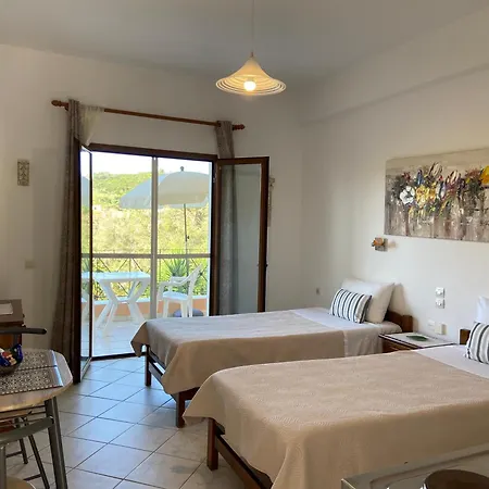 Floros Apartamento *