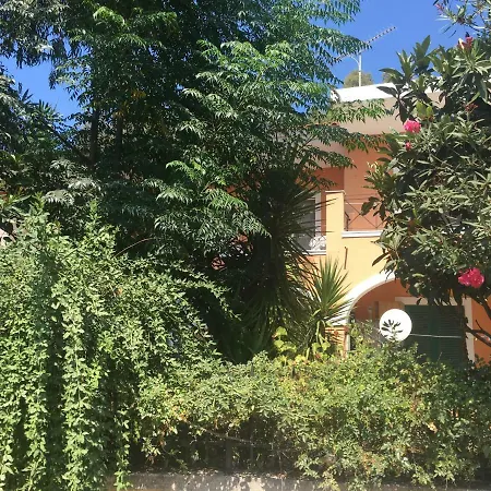 Floros Appartement *