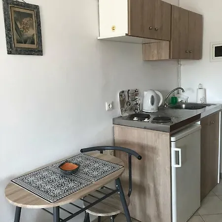 Floros דירה איוס סטפנוס