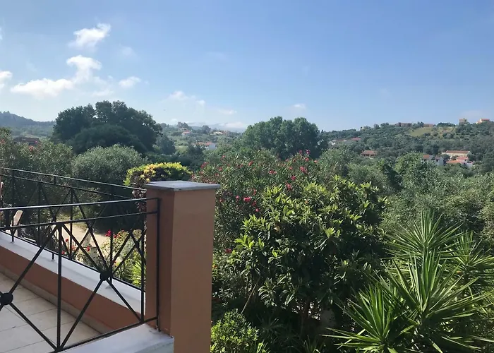 Apartament Floros *
